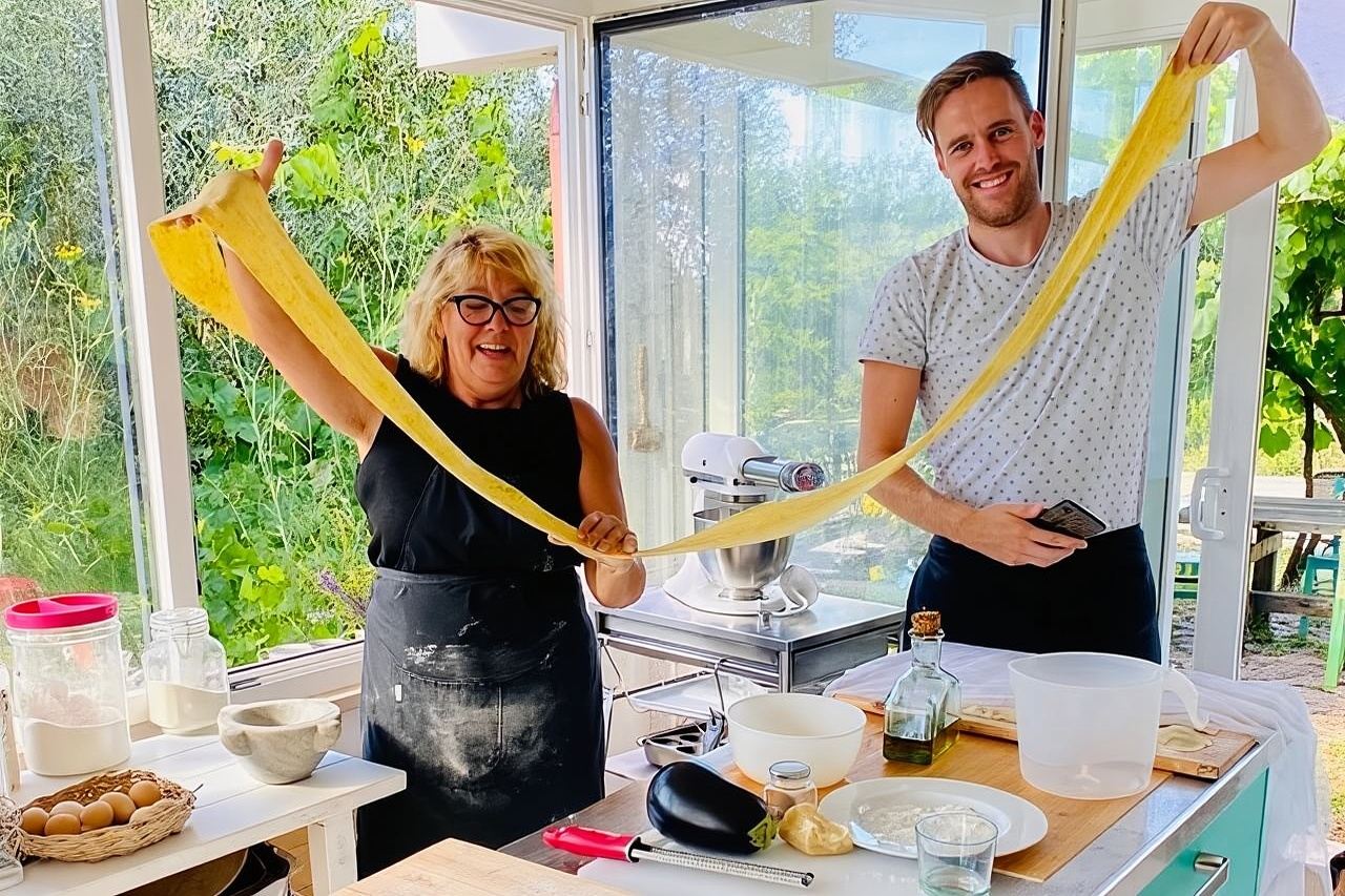 From Rome: Pasta Fresca Cooking Class in a Farmhouse with a Local