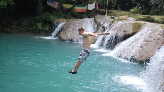 Blue Hole plus Secret Falls und Dunns River Falls Kombiangebot von Runaway Bay Hotels