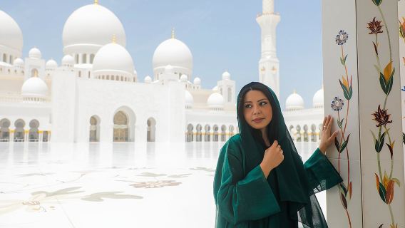 Da Dubai ad Abu Dhabi: Palazzo Reale, Grande Moschea e Torre Etihad