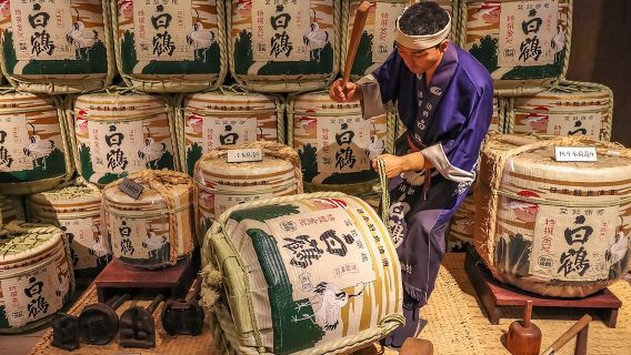 Sake Brewery and Japanese Life Experience Tour in Kobe