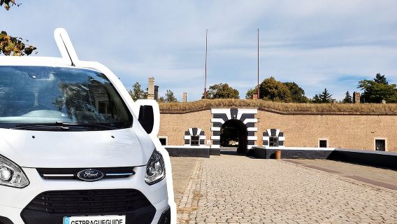 Tour di Terezin con biglietto d'ingresso, trasferimento e audio