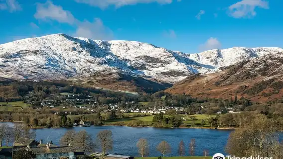 Windermere + Coniston Water + Hawkshead one-day tour in England