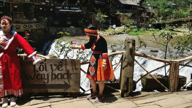 กิจกรรมทัวร์ส่วนตัวจากต้นทางเมืองซาปาสู่ปลายทางหมู่บ้าน Cat Cat