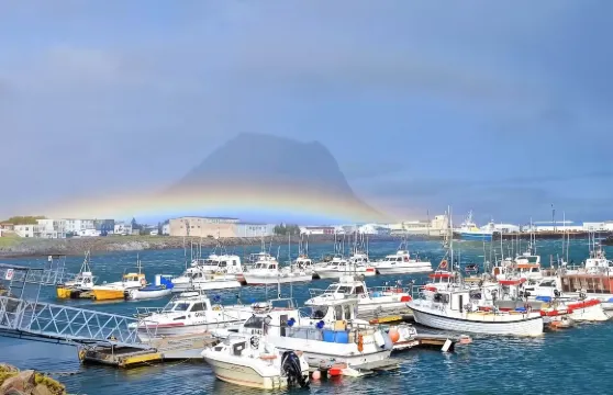 西部包車遊玩：薩迦傳奇、兒童瀑布、火山口、徒步觀景