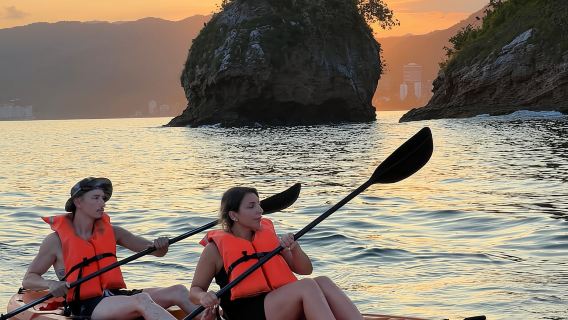 Puerto Vallarta: Los Arcos Marine Park Kayak/SUP Tour