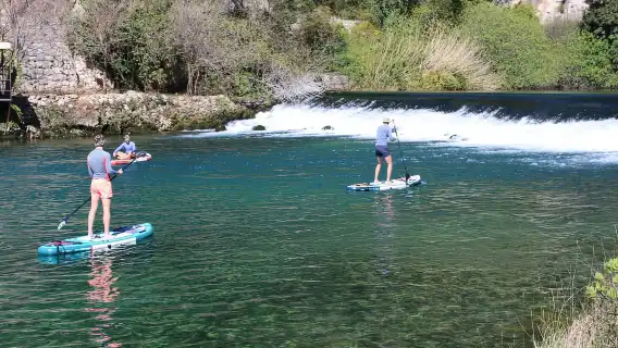 ทัวร์พายเรือแพดเดิลบอร์ดริมแม่น้ำ Ombla ในดูบรอฟนิก พร้อมของว่าง