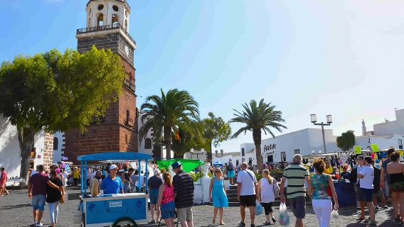 Lanzarote: mercato artigianale di Teguise e isola La Graciosa