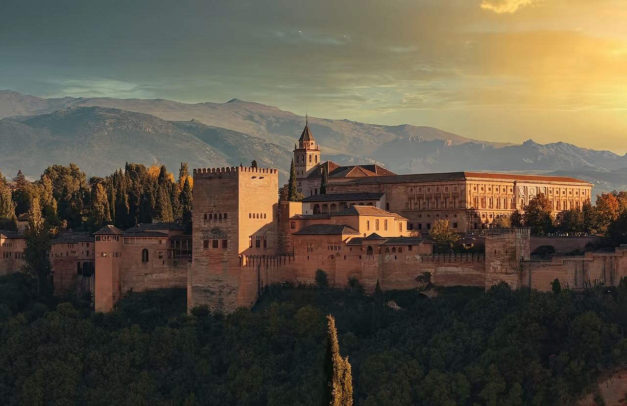 格拉納達1日包車｜打卡阿爾罕布拉宮+網紅觀景台+洞穴博物館