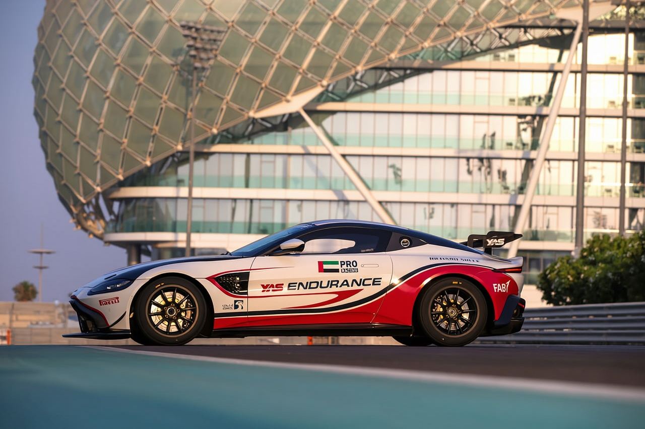 Abu Dhabi: Yas Marina Circuit Aston Martin GT4 Passenger