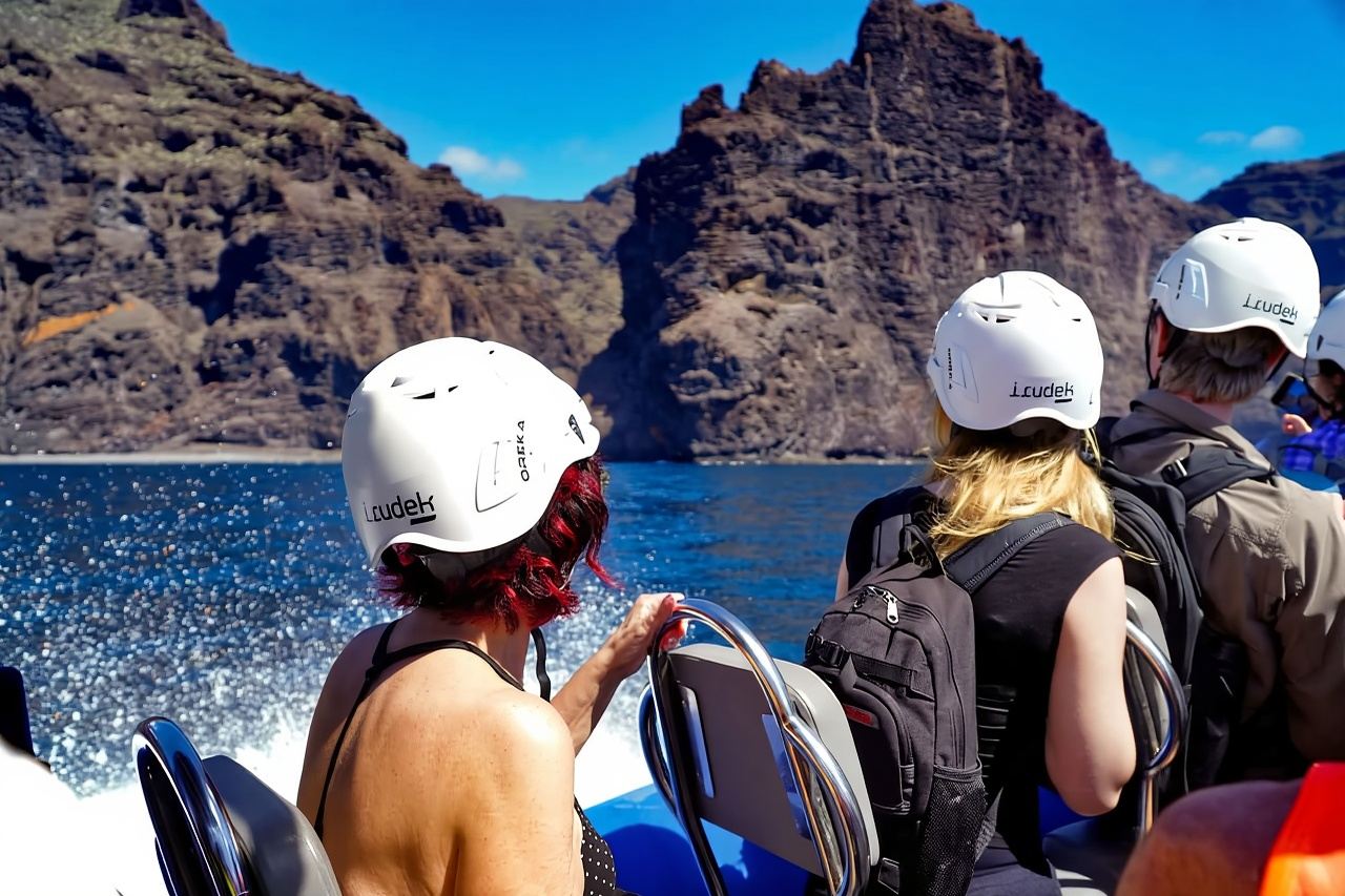 Tenerife Barranco de Masca: เดินป่าพร้อมไกด์ + นั่งเรือ + บริการรับส่ง
