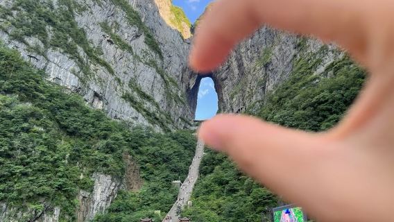 Zhangjiajie Gran Cañón (Puente de Cristal) y espectáculo de luces de la Montaña Tianmen: Excursión de 1 día en grupo privado con guía