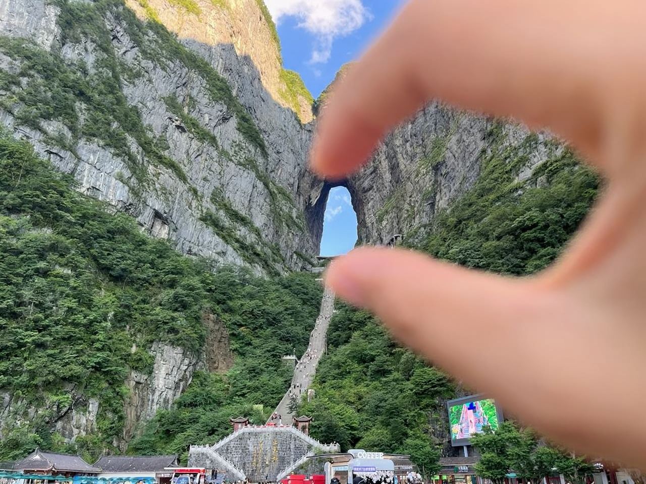 Zhangjiajie Grand Canyon (Glass Bridge) & Tianmen Mountain light show: 1-Day Private Tour with Guide