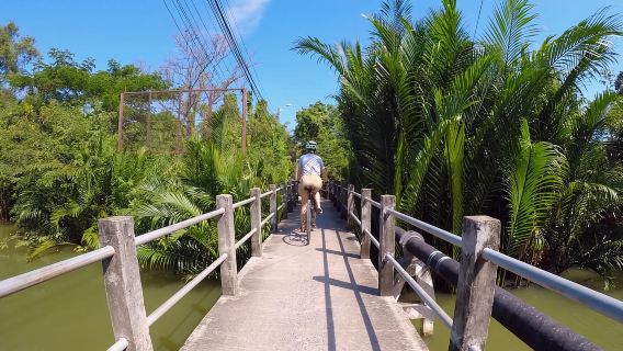 Bangkok: tour guidato in bicicletta nell'oasi verde con giro in barca