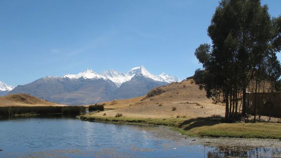 Private hiking route through the Wilcacocha lagoon.