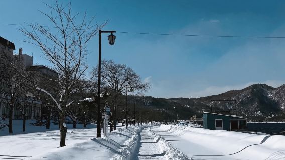 Sapporo round-trip private charter to Noboribetsu, Noboribetsu Jigokudani Valley, Lake Tōya, Lake Shikotsu and more - Premium Selection