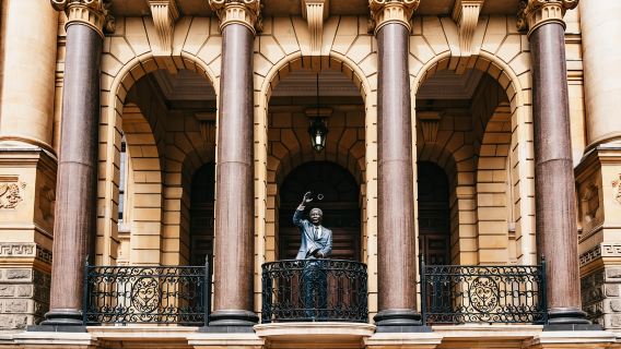 Cape Town: Half-Day Walking City Tour and African Lunch