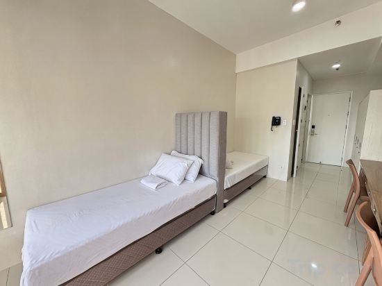 UHome Lacson Room Type - Standard Twin Room