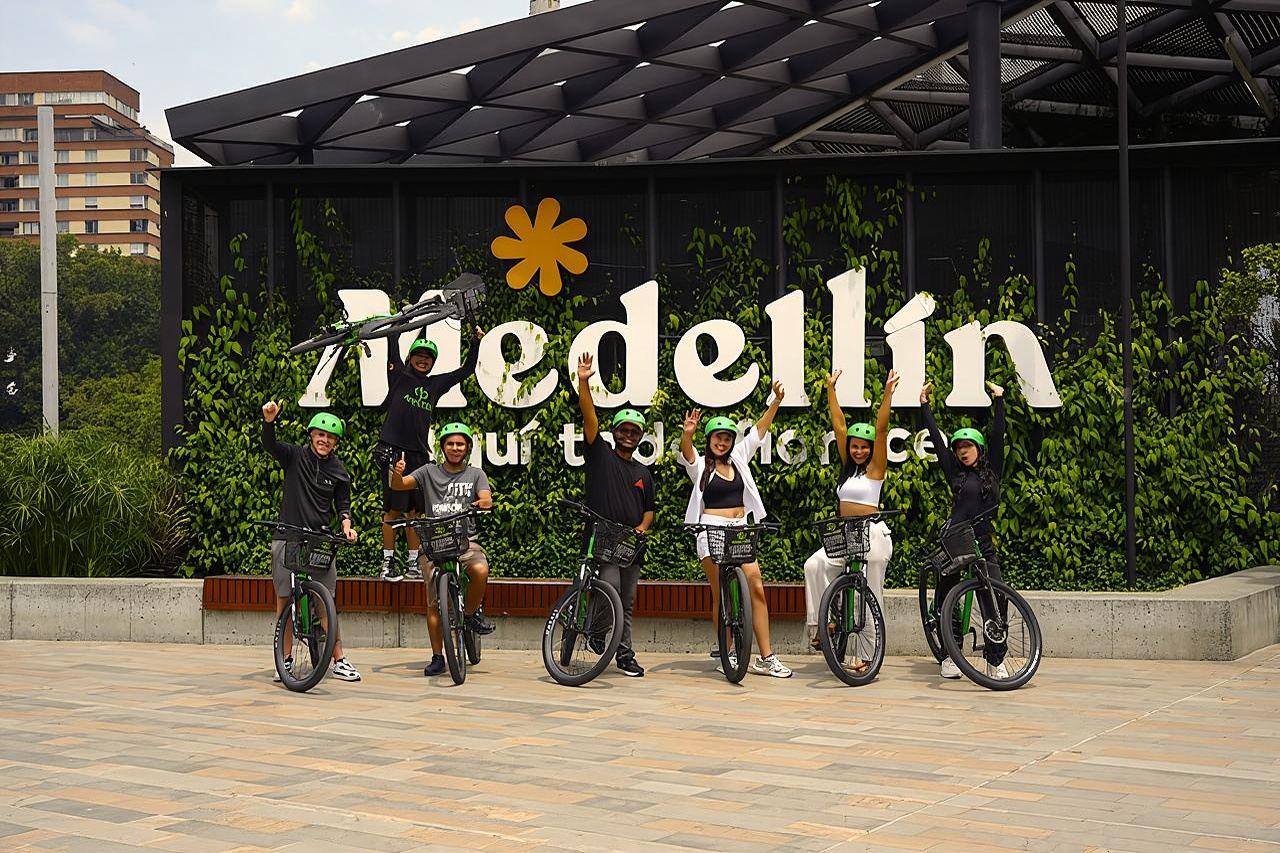 Half Day Bike Tour in Medellin - Local snack, Coffee or Beer