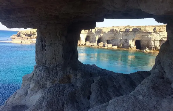 布達拉斯及聖納帕洞穴吉普車探險之旅