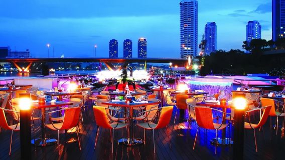 OCEAN SKY พัทยา ดินเนอร์ครูซ พร้อมชมการแสดงคาบาเร่ต์