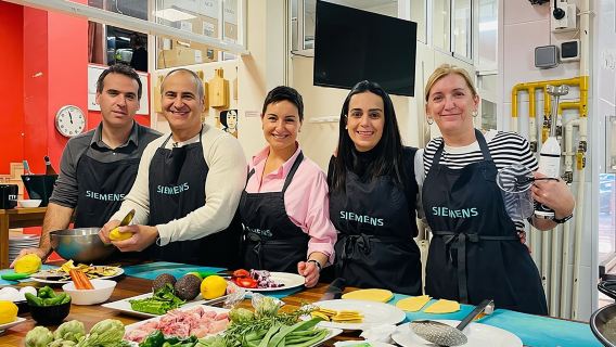 Valencian paella workshop and visit to the Algiros market