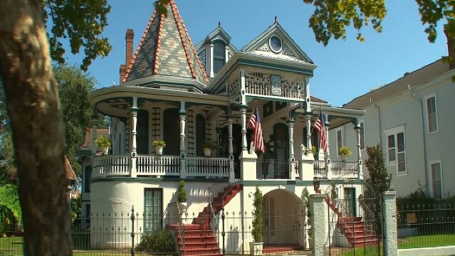 ทัวร์รถบัสชมเมืองนิวออร์ลีนส์และสุสาน