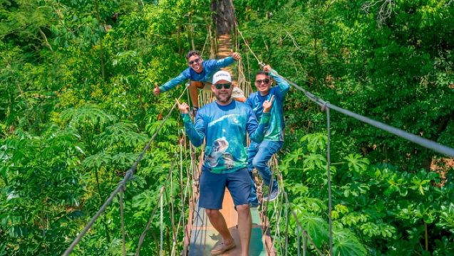 Escursione Privata a Roatan e Santuario delle Scimmie e dei Bradipi