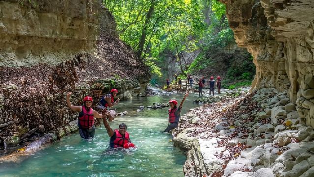 7 Waterfalls in Puerto Plata + a Delicious Local lunch.
