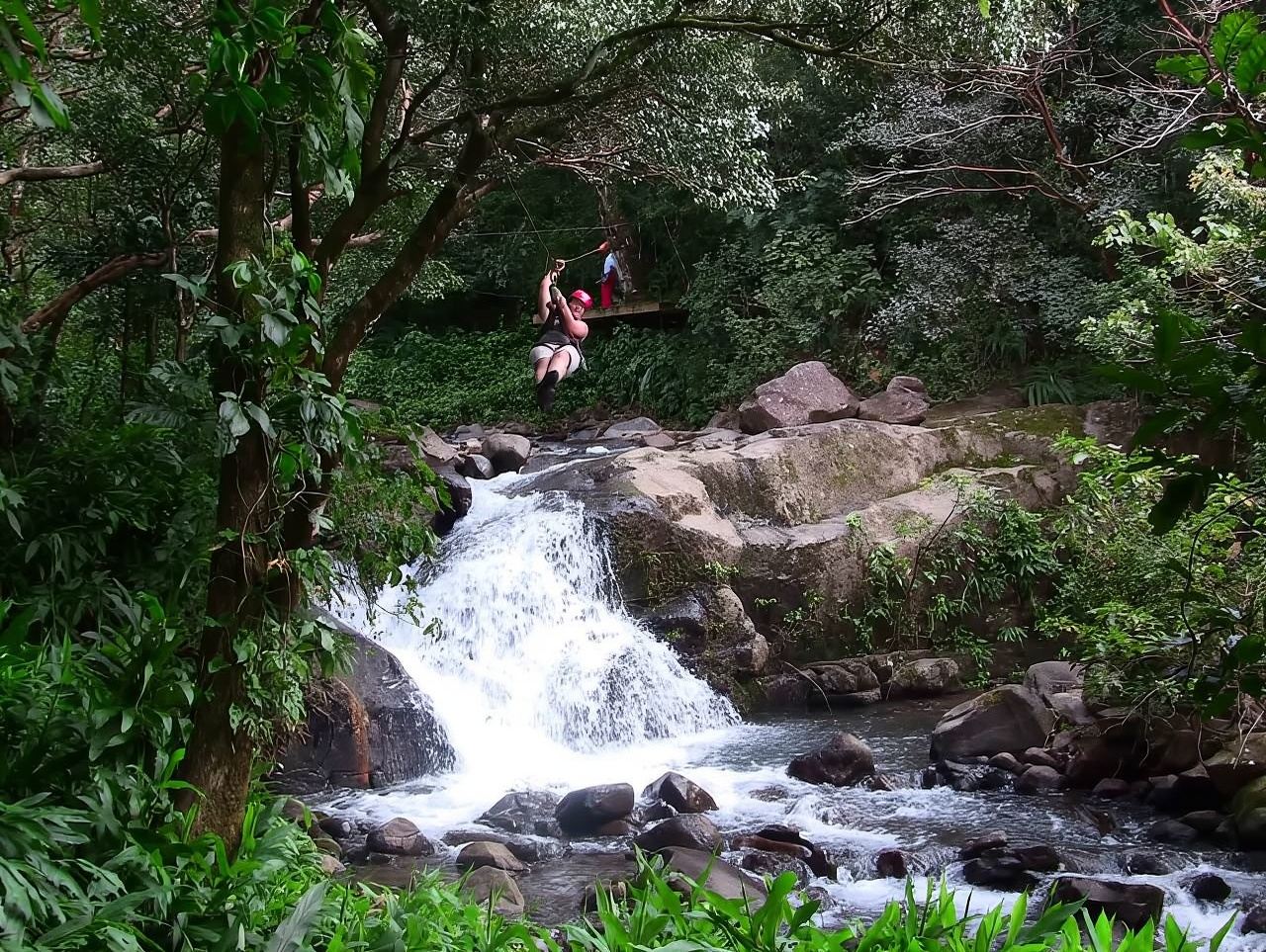 Puntarenas: Zip Line Canopy Tour Over 11 Waterfalls