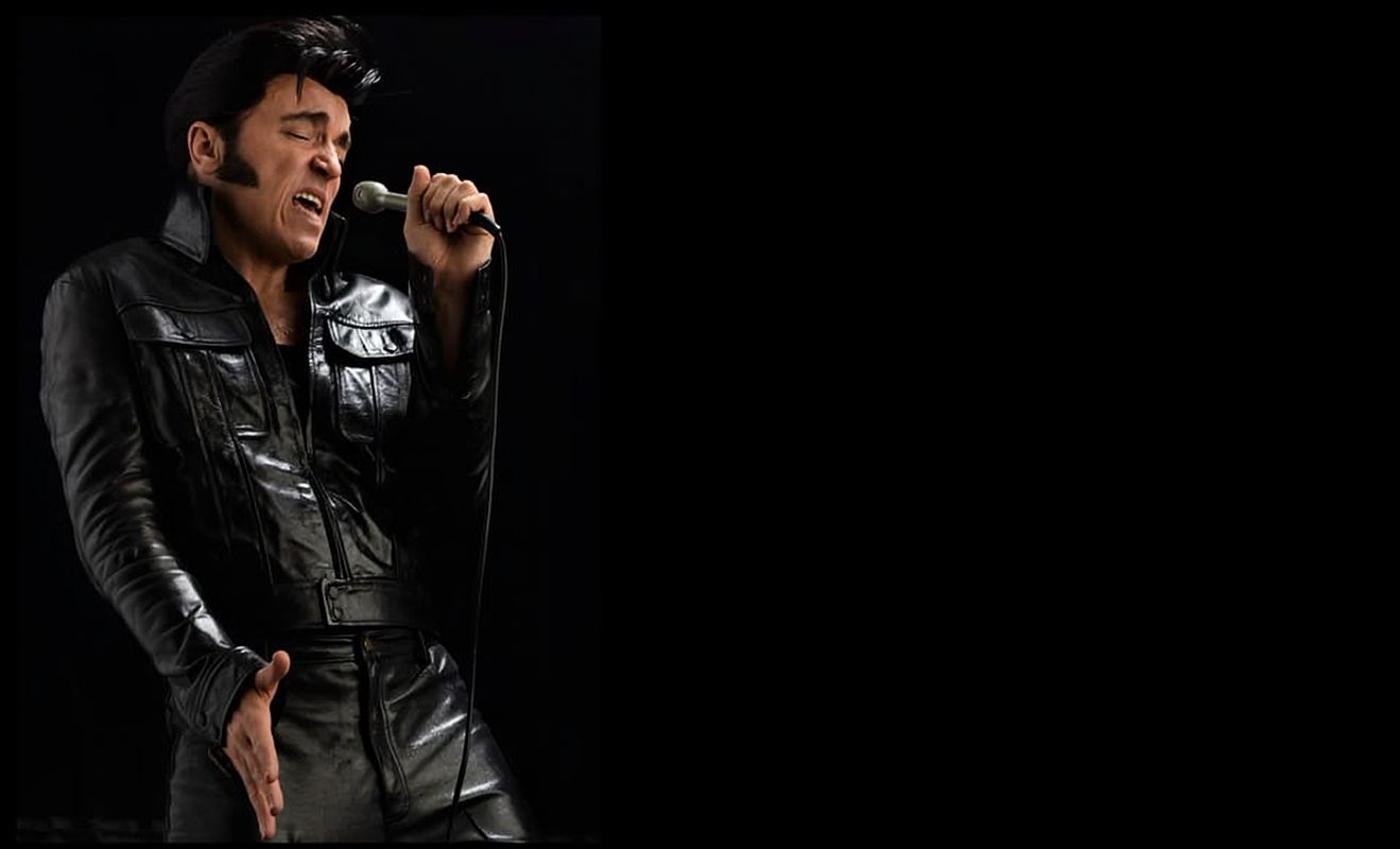 London: Dinner Cruise with Elvis Tribute on the Thames River