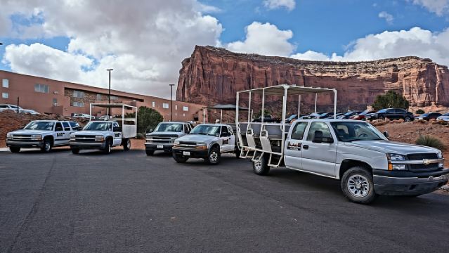 Monument Valley: Guided Sunset Tour