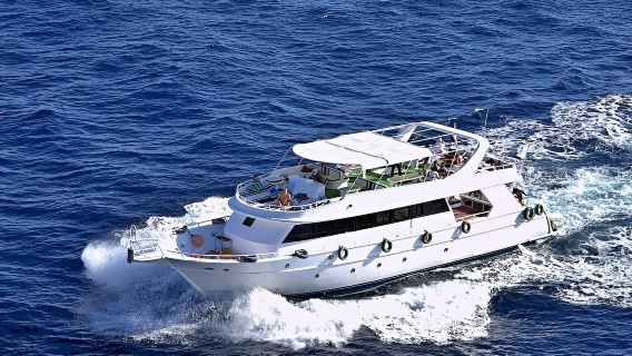 Esperienza privata in barca e snorkeling con pranzo a Hurghada