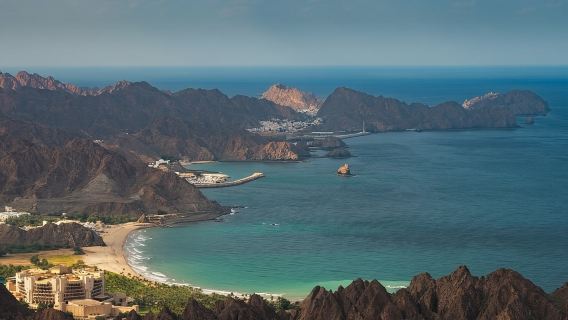 무스카트 출발: 스릴 넘치는 헬리콥터 투어 - 15분