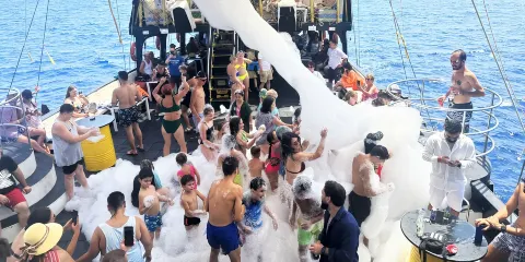 土耳其海盜船跳島遊費特希耶死海一日遊蝴蝶谷藍洞可選加滑翔傘
