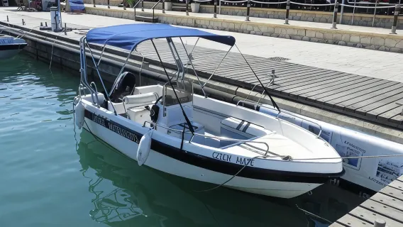 Self-drive Amathunta Private Speedboat to Blue Lagoon, Caves etc