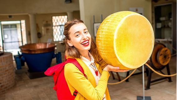 Private Day Tour & Lunch: Parmesan, Wine, and Vinegar Tasting