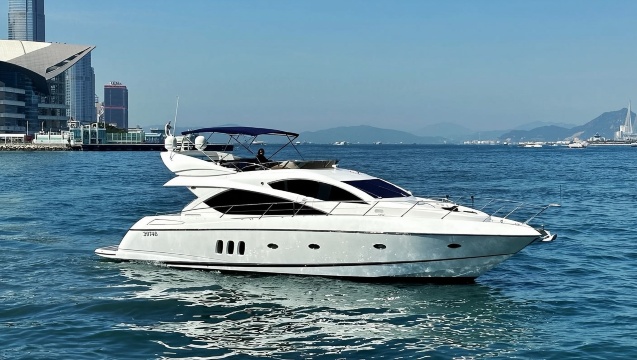 【香港遊艇租賃】70呎英國進口Sunseeker高端遊艇包船（人數5~30人）【KTV+白酒+香檳+直立板+西瓜浮床】