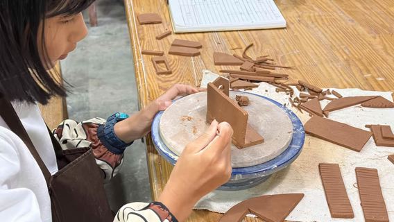 Chengdu Intangible Cultural Heritage Pottery Experience [Model Making of Sichuan Folk House Door] Yonglian Pottery Culture Experience Hall