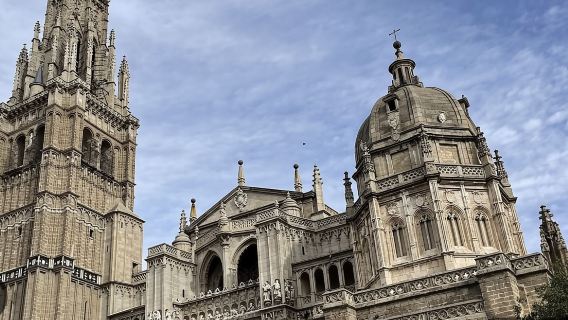 Barcelona và sản phẩm lưu niệm : thuê xe riêng, dịch vụ phiên dịch, triển lãm và đưa đón sân bay| Tùy chỉnh hành trình riêng & du lịch an tâm