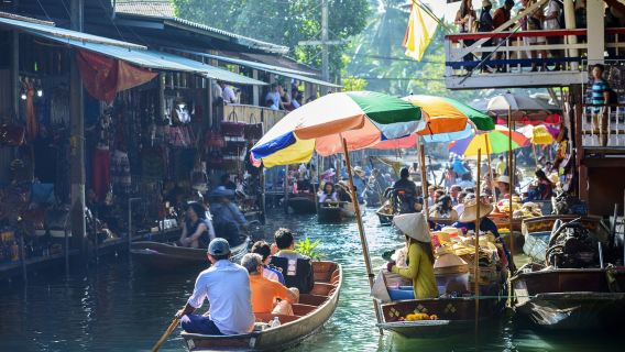 Visite en voiture privée de Damnoen Saduak, du marché de Mae Klong et de Sam Tau : boissons sans alcool gratuites pour se rafraîchir en été et découvrir la vie urbaine