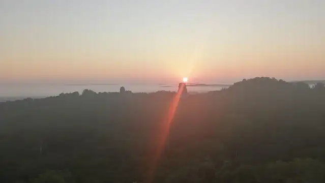 蒂卡爾VIP私人日出之旅（全包），從危地馬拉弗洛雷斯出發