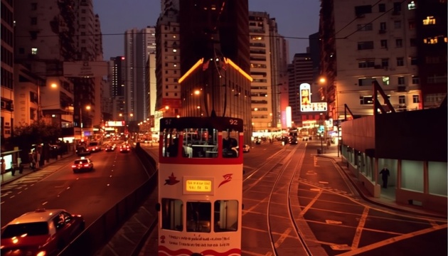 15人團丨夜幕下的香港半日遊丨乘坐叮叮車+纜車登太平山頂