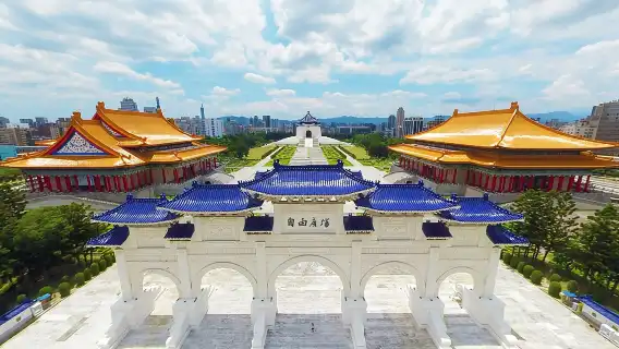 Taipei City Morning Tour with National Palace Museum entry