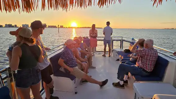 ล่องเรือชมพระอาทิตย์ตกพร้อมชมประภาคารซานิเบล