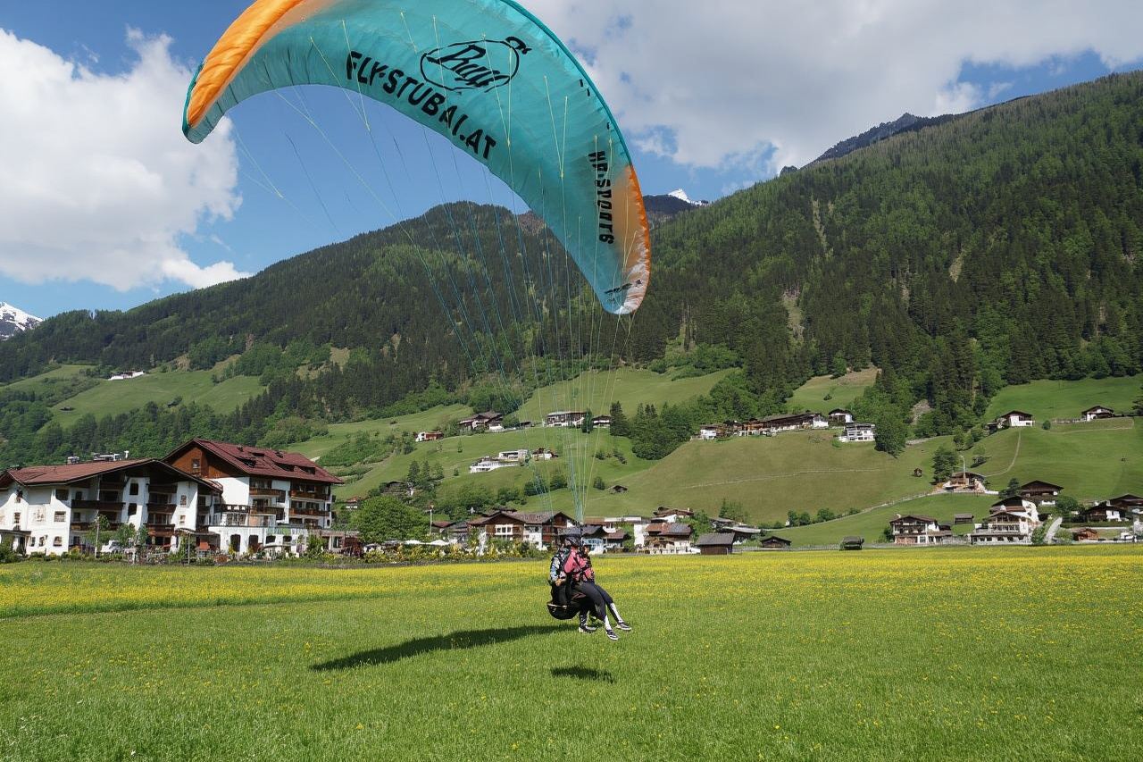 Neustift im Stubaital: Morning Paragliding Experience