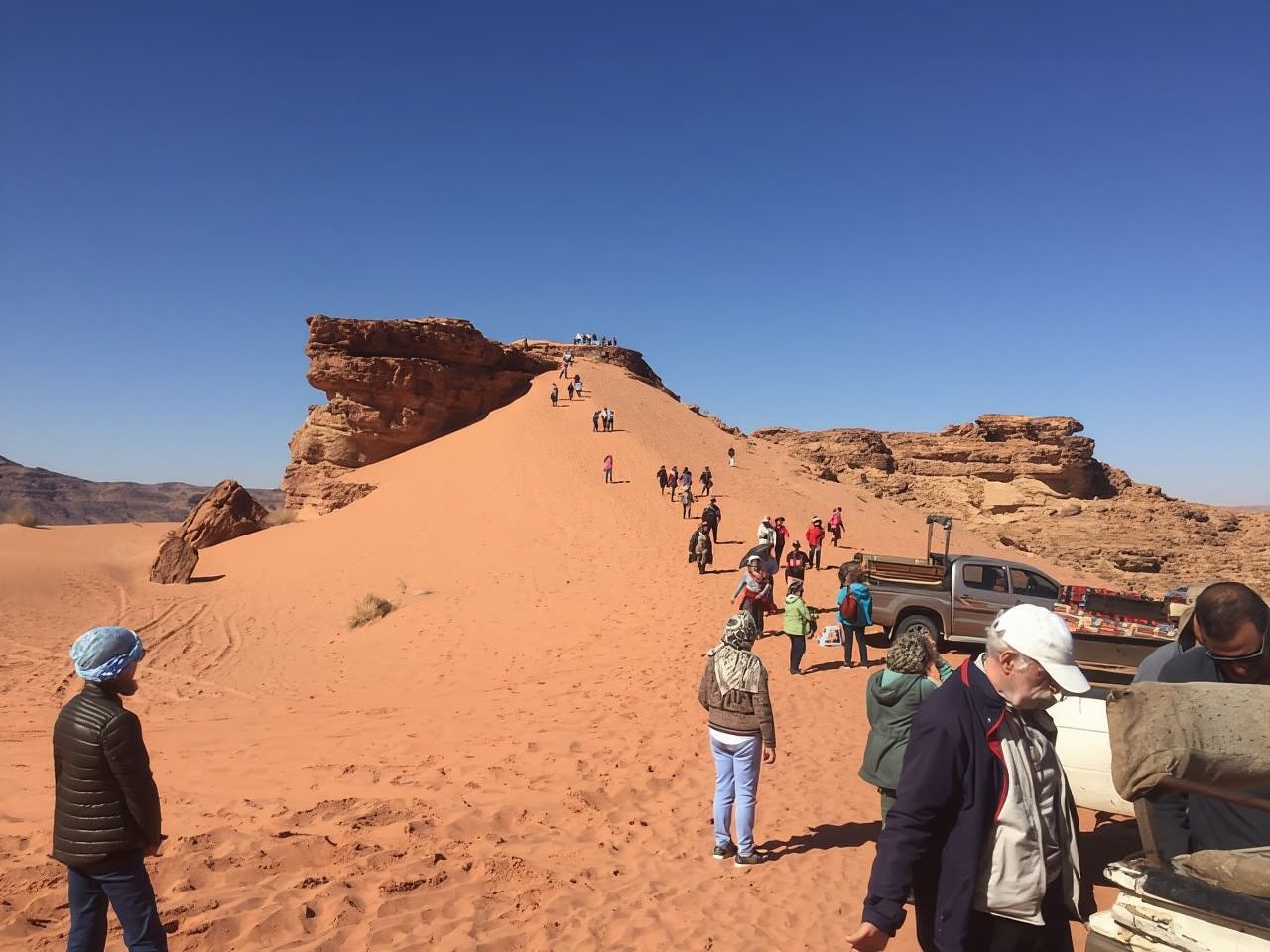 4Hour Jeep Tour Morning or Sunset Wadi Rum Desert Highlights