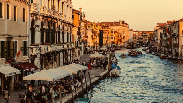 Venecia: Concierto en vivo con cena o aperitivo en LL JAZZ Club