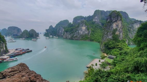ベトナム・ハノイ発着｜世界遺産ハロン湾クルーズ　日帰りツアー｜日本語ガイド・ランチ＋夕食付き