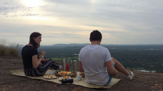 Pidurangala Rock: Sunrise/Sunset Picnic Hike