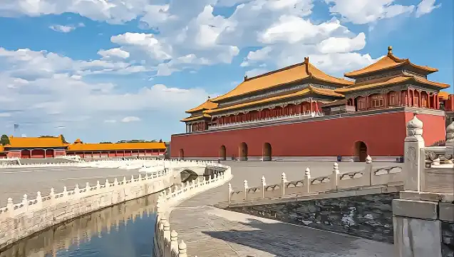 【贈珍寶館】故宮博物院～門票+資深導遊3小時講解～可選私人導覽